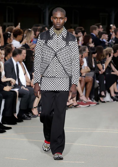 Look 28